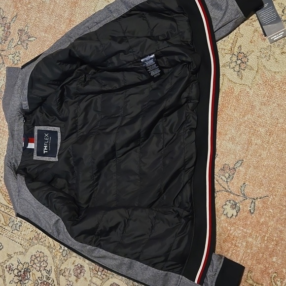 THFlex Tommy Hilfiger Water and Wind Resistant Stylish Gray Bomber Jacket Sz M - Picture 11 of 16